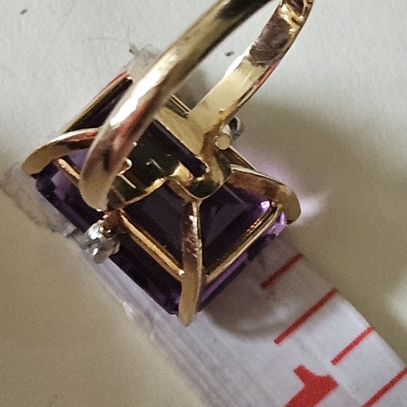 Beautiful Vintage 14K Amethyst Diamond Ring - Picture 11 of 13